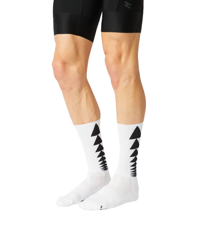 #Aero Movement Arrow Socks - White